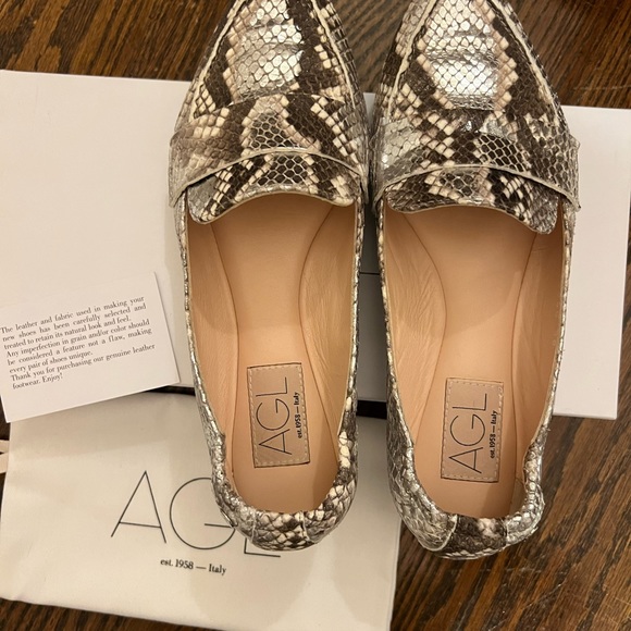 AGL “Softy Moc” Leather Flat Mocassin-Silver Snakeskin Color - Picture 7 of 8